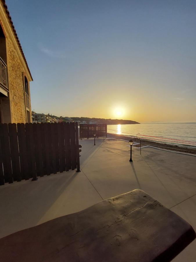 Volakas Beachfront Suites 레팀노 외부 사진