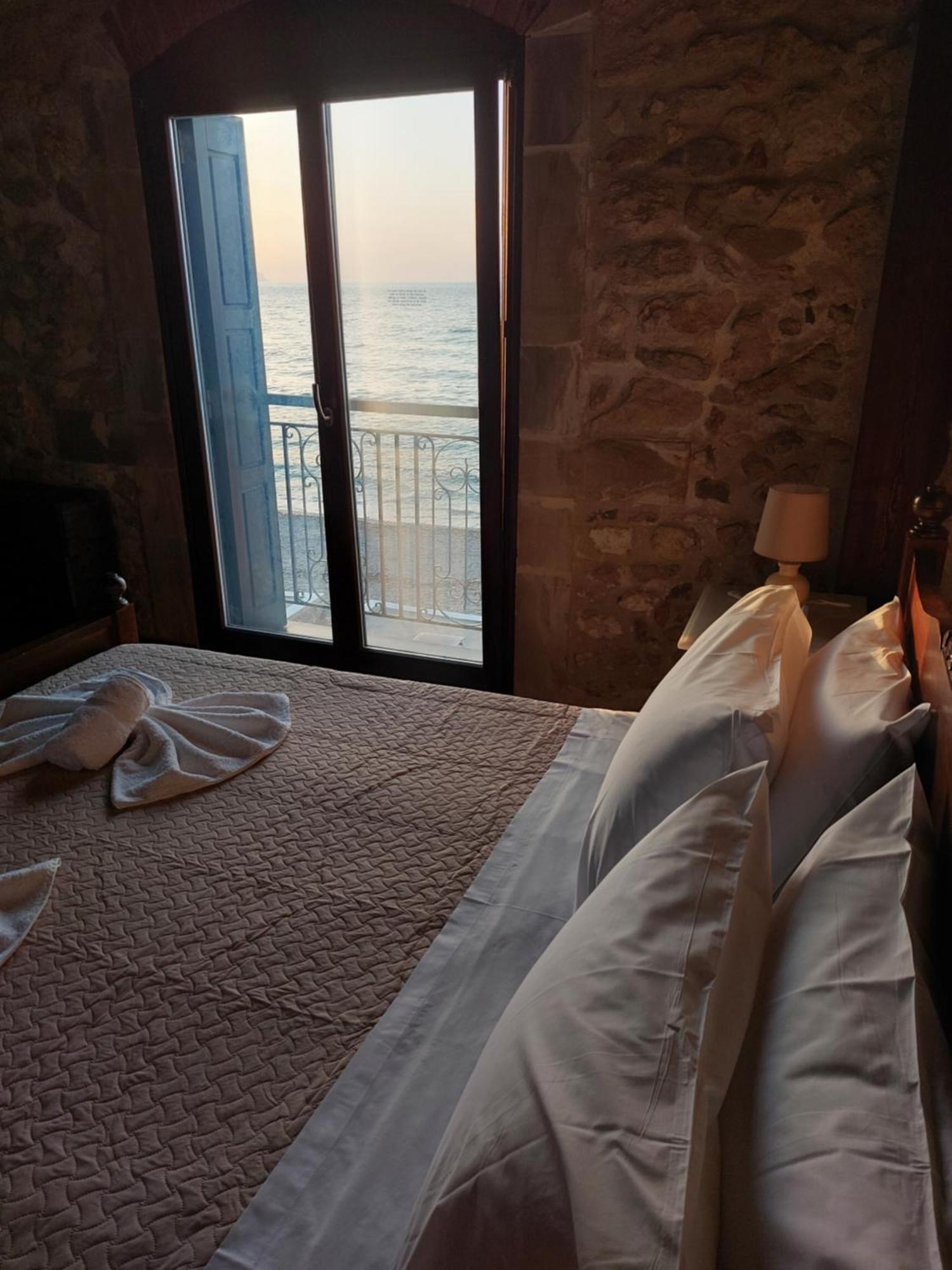 Volakas Beachfront Suites 레팀노 외부 사진
